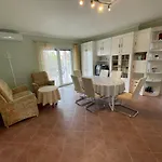Gal Apartment *