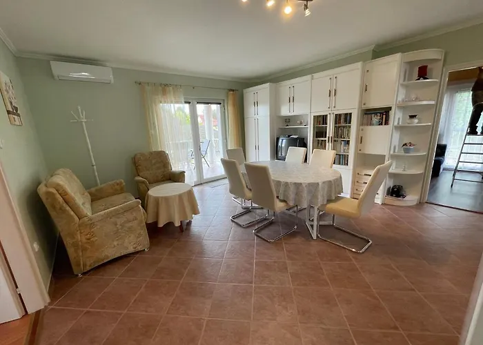 Gal Apartment *